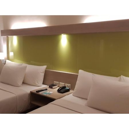 Microtel Inn & Suites By Wyndham San Fernando Сан Фернандо Екстериор снимка